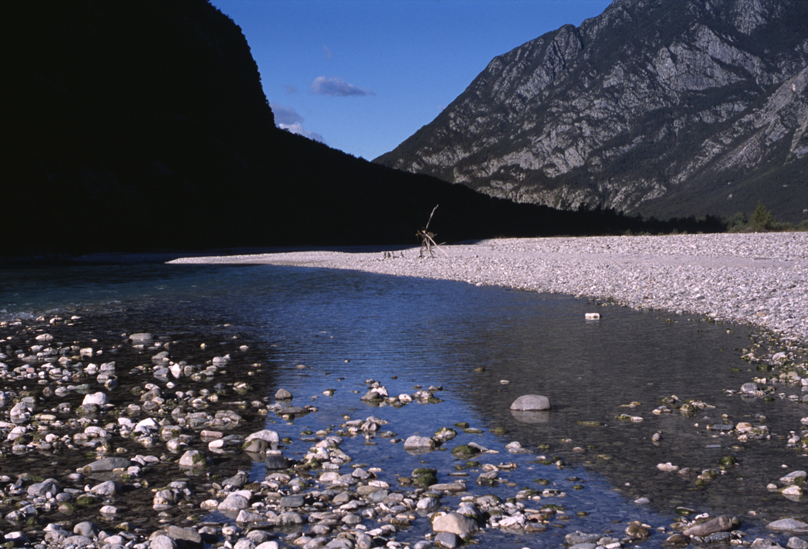 Stacks Image 640
